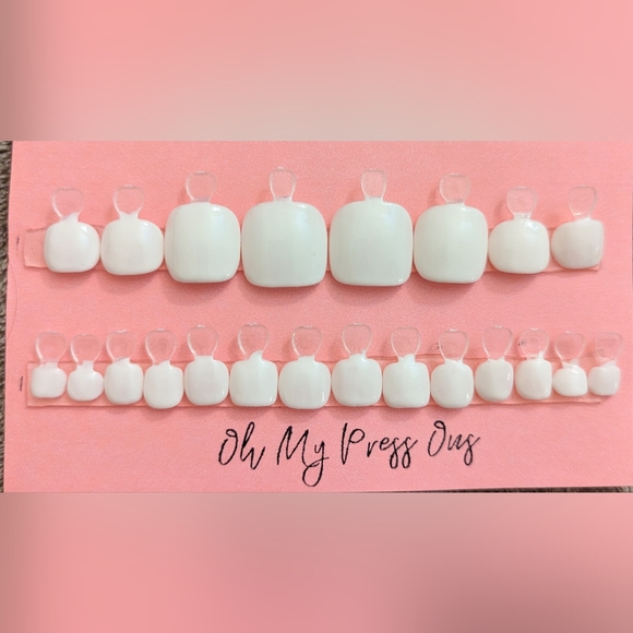 White Press-On Toe Nails with application kit - Picture 2 of 3